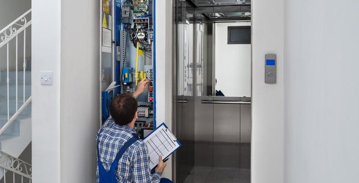 Maintenance et entretien d'un ascenseur de copropriété : de quelles prestations parle-t-on ?