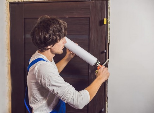 Pourquoi isoler votre vieille porte d'entrée en bois ?